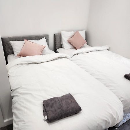 Comfy Diamond Ensuite Room Maidstone With Free Parking And Speedy Wifi Bagian luar foto