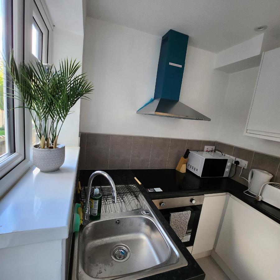 Comfy Diamond Ensuite Room Maidstone With Free Parking And Speedy Wifi Bagian luar foto